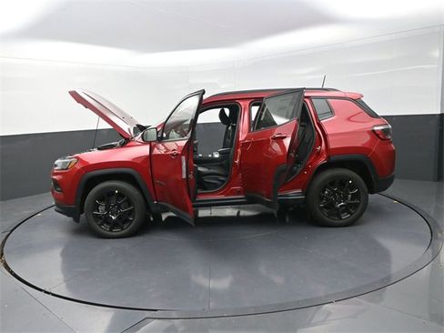 New 2026 Jeep Compass Latitude image 28