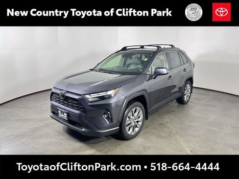 Used 2023 Toyota RAV4 XLE Premium image 7