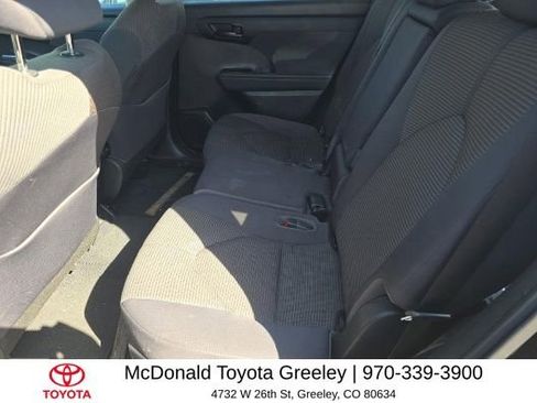 Used 2023 Toyota Highlander LE image 7