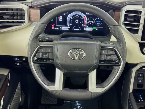 Used 2025 Toyota Sequoia Capstone image 37