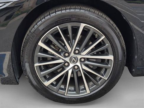 Used 2025 Lexus ES 300h w/ Premium Package FWD image 25