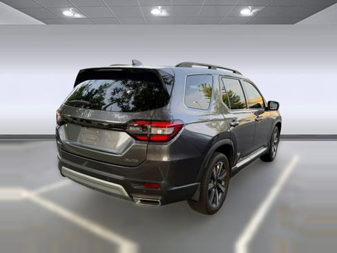 Used 2023 Honda Pilot Elite image 6
