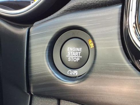 Used 2022 Jeep Grand Cherokee Laredo X image 21