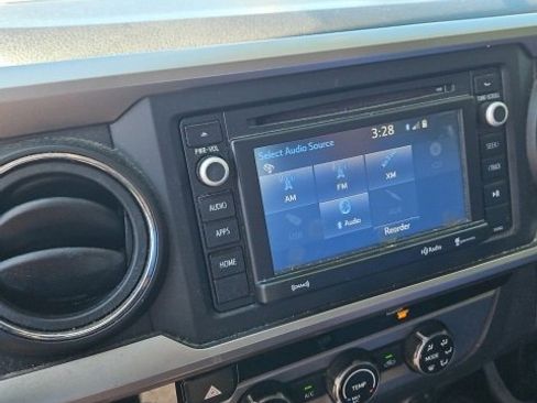 Used 2017 Toyota Tacoma SR5 image 9