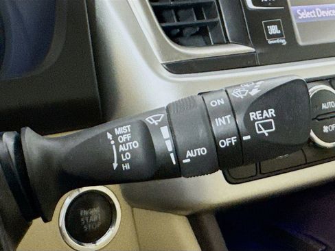 Used 2019 Toyota Highlander Limited Platinum image 13