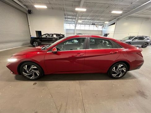 Used 2024 Hyundai Elantra Limited FWD image 6