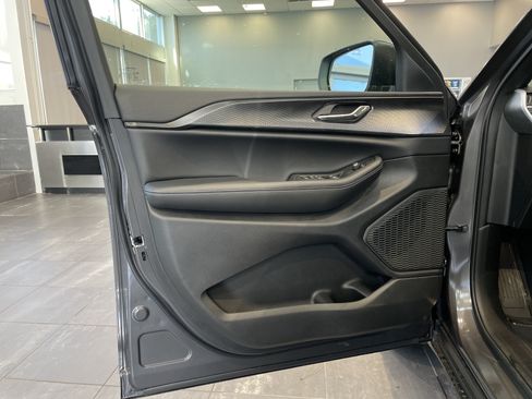 New 2025 Jeep Grand Cherokee Laredo X w/ Luxury Tech Group I RWD image 13