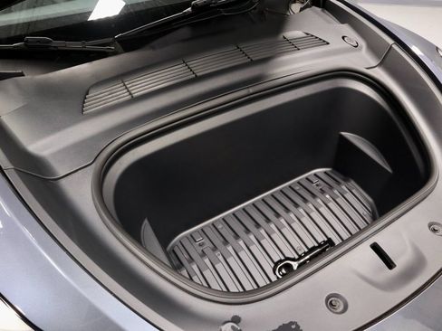 Used 2023 Tesla Model Y Long Range image 20