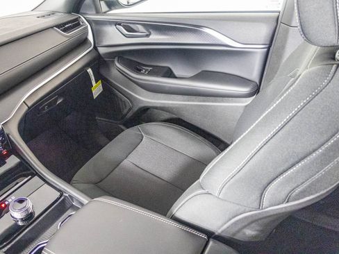 New 2025 Jeep Grand Cherokee L Laredo w/ Luxury Tech Group I image 34