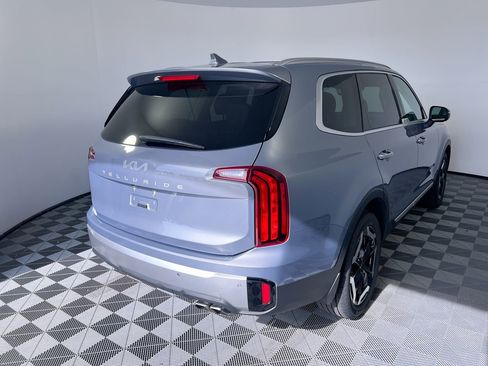Certified 2023 Kia Telluride S w/ S Sunroof Package FWD image 3