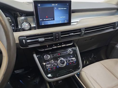 Used 2020 Lincoln Corsair AWD w/ Premium Package image 17