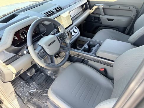 Used 2025 Land Rover Defender 110 AWD/4WD image 5