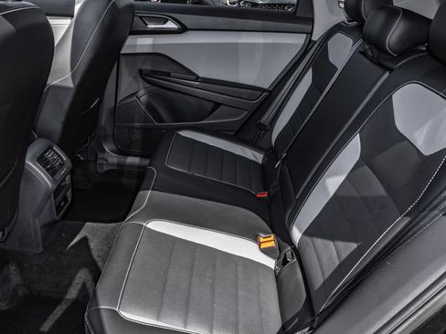 Certified 2023 Volkswagen Taos SEL AWD/4WD image 29