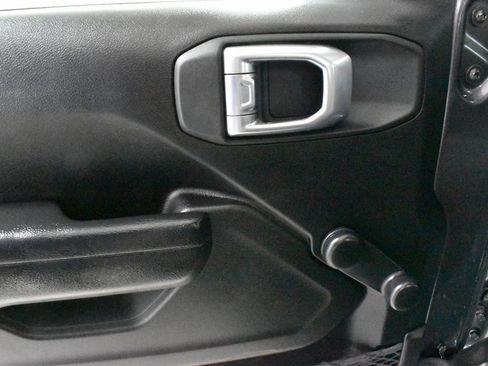 Used 2022 Jeep Gladiator Sport w/ Trailer Tow Package image 18