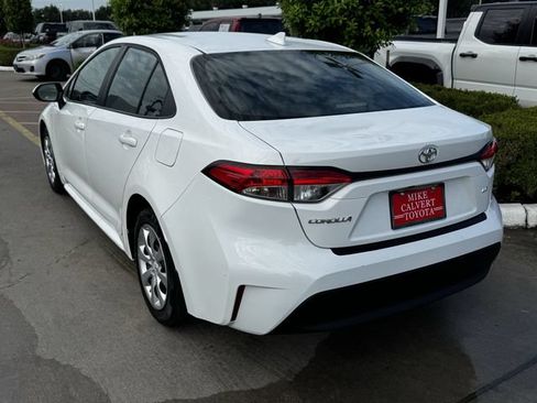 Used 2025 Toyota Corolla LE FWD image 7