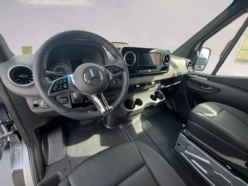 New 2025 Mercedes-Benz Sprinter 2500 image 8