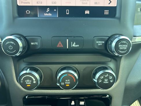 Used 2022 RAM 1500 Big Horn RWD image 32