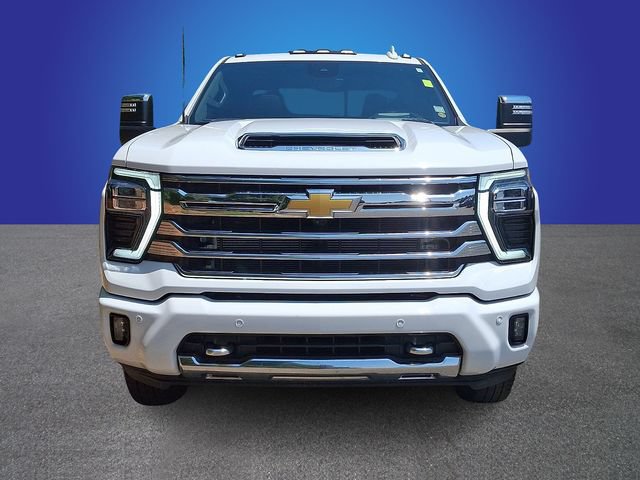 Used 2024 Chevrolet Silverado 3500 High Country w/ Technology Package AWD/4WD image 2