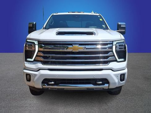 Used 2024 Chevrolet Silverado 3500 High Country w/ Technology Package AWD/4WD image 2