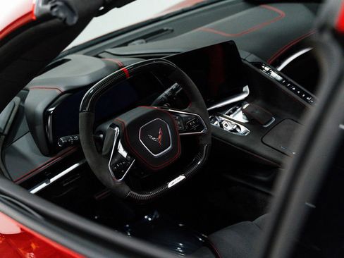 Used 2025 Chevrolet Corvette Z06 w/ Z07 Performance Package RWD image 4
