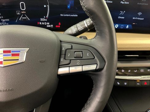 Used 2025 Cadillac XT4 Premium Luxury w/ Technology Package AWD/4WD image 12