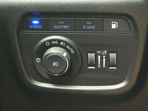 Used 2023 Jeep Grand Cherokee Overland AWD/4WD image 20