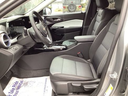 New 2026 Chevrolet Trax LT w/ Driver Confidence Package FWD image 22