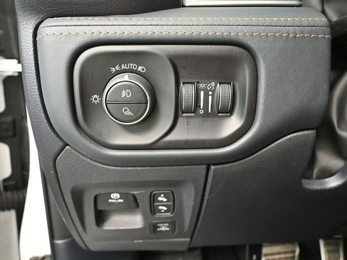 Used 2025 RAM 1500 Tungsten w/ Trailer Tow Group AWD/4WD image 35