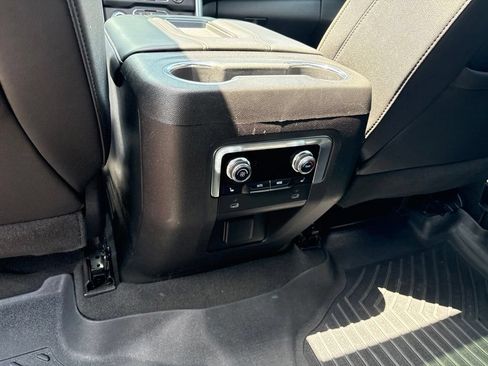 Used 2023 GMC Yukon SLT w/ SLT Premium Package RWD image 20