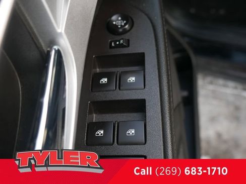 Used 2016 Chevrolet Equinox LT w/ Convenience Package image 24