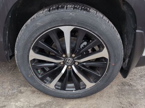 Used 2019 Toyota Highlander Limited image 14