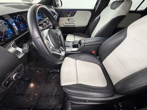 Used 2021 Mercedes-Benz GLB 250 image 24