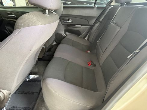 Used 2014 Chevrolet Cruze LT FWD image 18