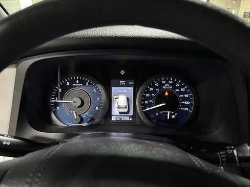 Used 2020 Toyota Sienna LE w/ LE Preferred Package AWD/4WD image 32