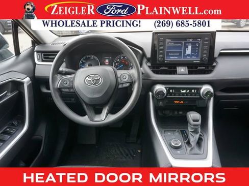 Used 2022 Toyota RAV4 XLE image 13