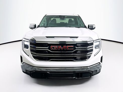 Used 2023 GMC Sierra 1500 SLT image 2