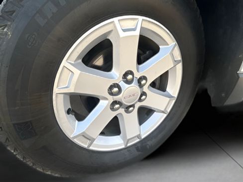 Used 2015 GMC Acadia SLE AWD/4WD image 26