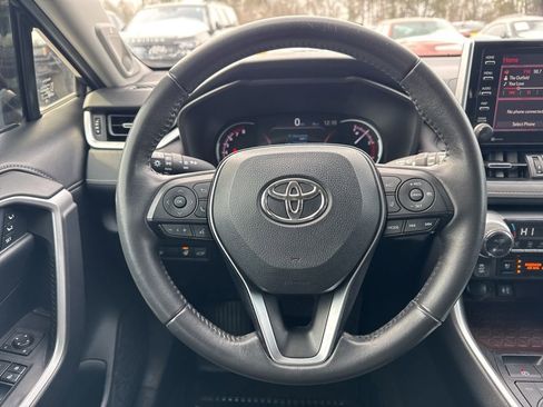 Used 2019 Toyota RAV4 Limited image 14