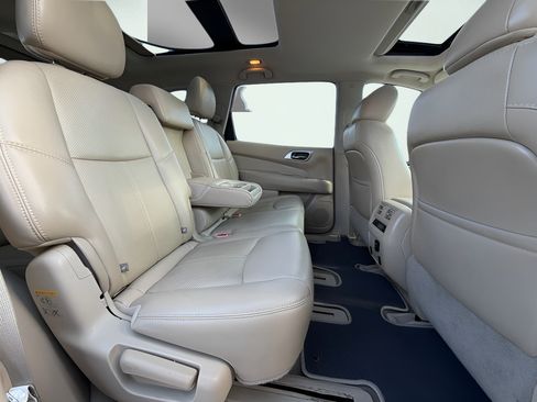Used 2015 Nissan Pathfinder Platinum w/ Cargo Package FWD image 29