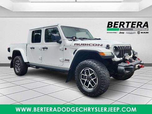 Used 2024 Jeep Gladiator Rubicon AWD/4WD image 1