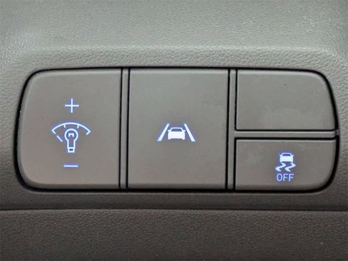 Certified 2023 Hyundai Elantra SEL image 22