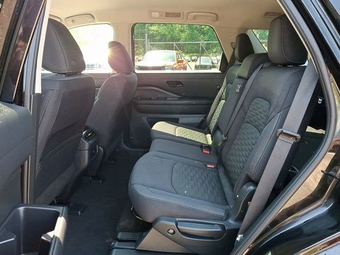 Certified 2025 Nissan Pathfinder SV AWD/4WD image 11
