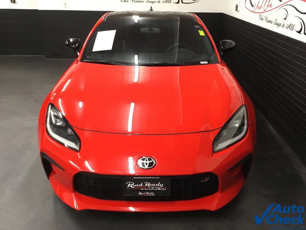 Used 2024 Toyota GR86 Premium RWD image 4