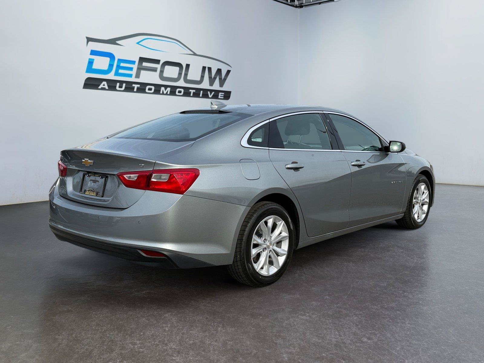 Used 2024 Chevrolet Malibu LT FWD image 3