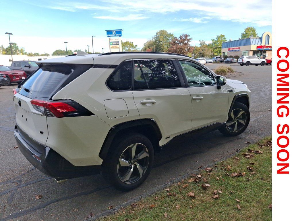 Used 2023 Toyota RAV4 SE w/ Weather & Moonroof Package AWD/4WD image 5