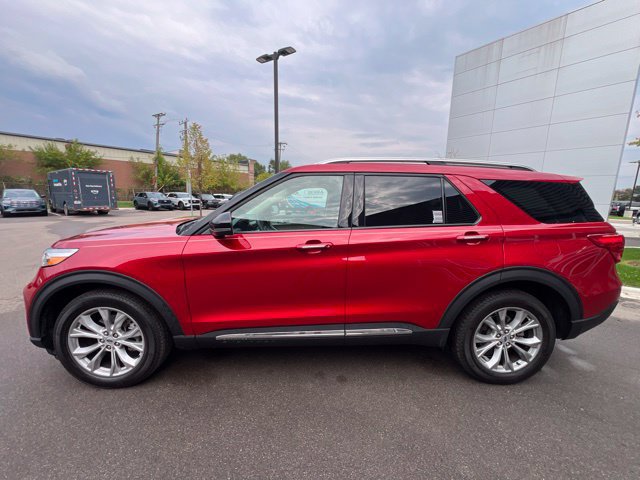 Certified 2024 Ford Explorer Limited w/ Equipment Group 301A AWD/4WD image 8