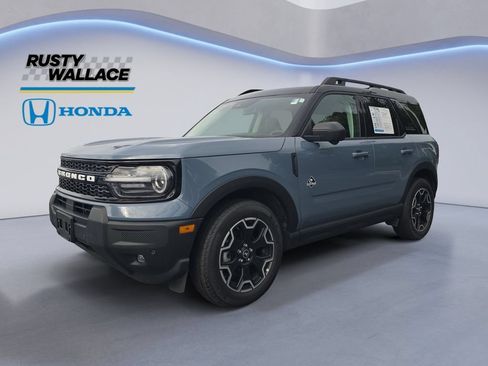 Used 2025 Ford Bronco Sport Outer Banks w/ Outer Banks Tech Package+ AWD/4WD image 1