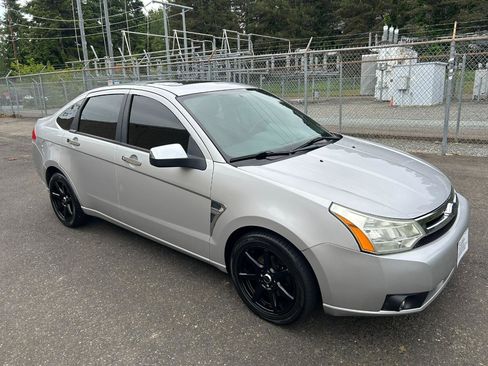 Used 2009 Ford Focus SEL FWD image 3