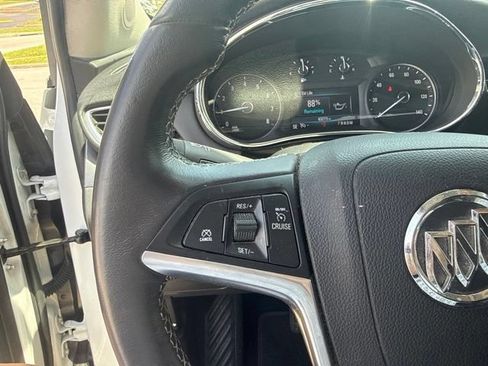 Used 2022 Buick Encore Preferred FWD image 11