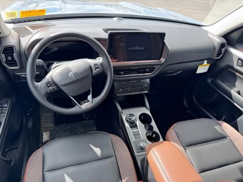 Used 2025 Ford Bronco Sport Outer Banks image 8